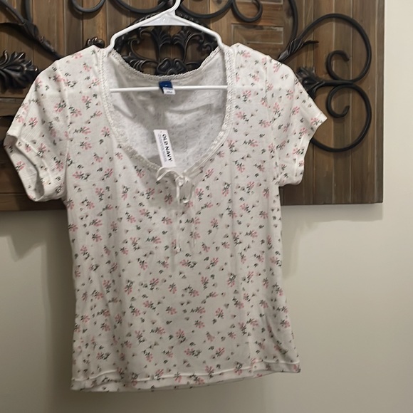 2 Old Navy Tops-SZ M - Picture 1 of 2